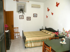  Appartamenti Holiday Housing Lipari Centro  Липари